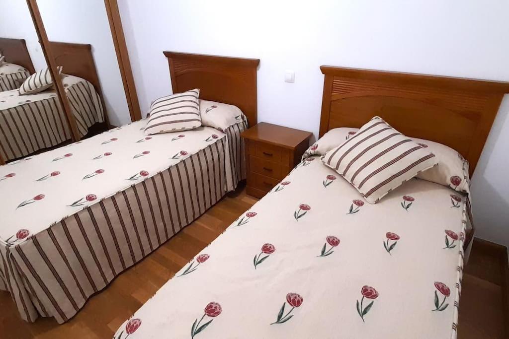 Apartamento Vistas Al Mar Con Piscina Y Terraza Foz Kültér fotó