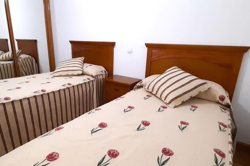 Apartamento Vistas Al Mar Con Piscina Y Terraza Foz Kültér fotó